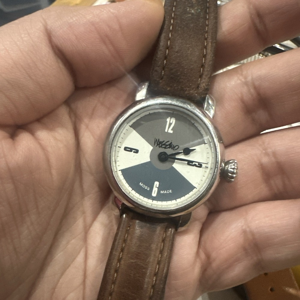 Working Mossimo U-023 Hubble Quartz Vintage Men's Watch Moss Made 34mm Rare